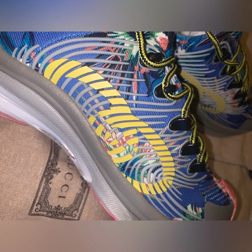 MEN'S GUCCI RUNNER - Picture 3 of 7